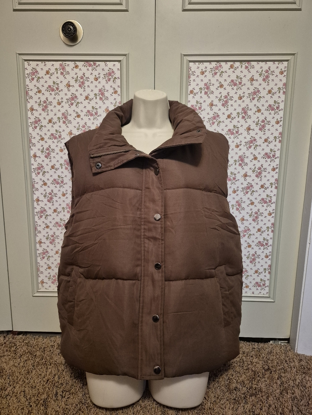 New Mirol Cozy Brown Quilted Puffer Vest Size Small (Fits S To L)